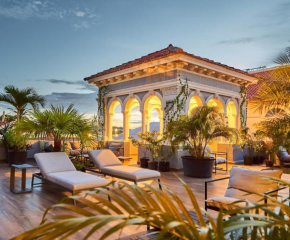 AmazINN Places Casco Viejo Pool and Rooftop VI